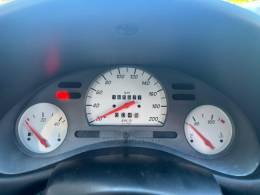 CHEVROLET - CORSA - 2000/2001 - Prata - R$ 14.000,00