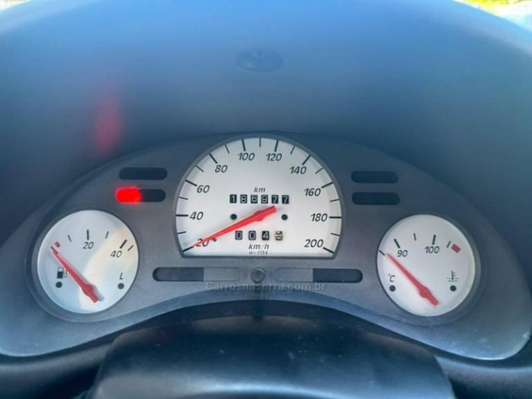 CHEVROLET - CORSA - 2000/2001 - Prata - R$ 14.000,00