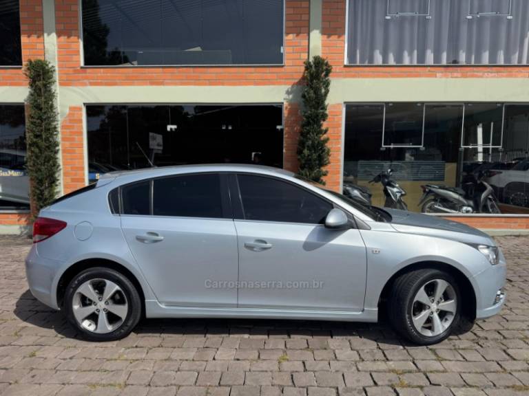 CHEVROLET - CRUZE - 2012/2013 - Prata - R$ 59.000,00