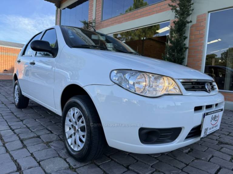 FIAT - PALIO - 2014/2014 - Branca - R$ 34.000,00