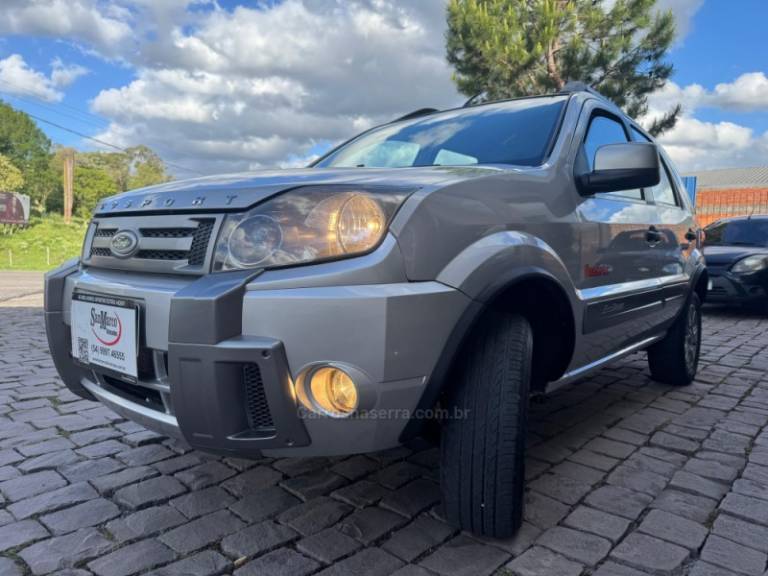 FORD - ECOSPORT - 2011/2012 - Prata - R$ 46.000,00