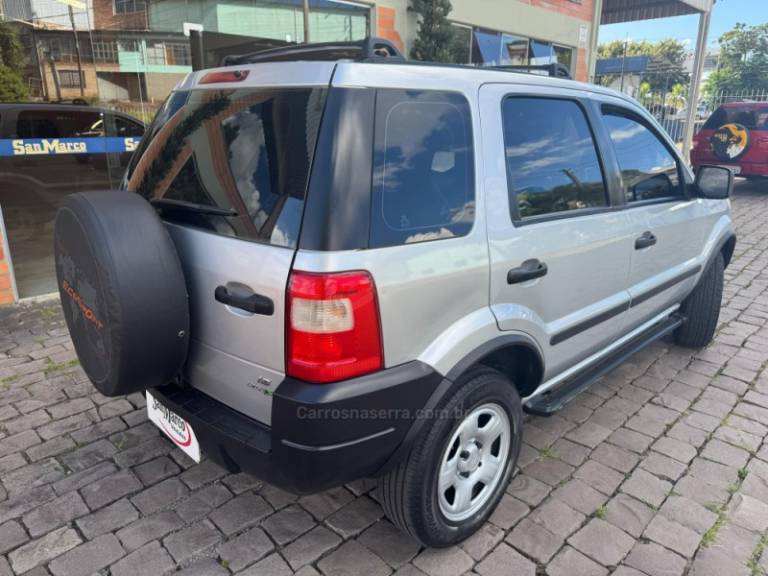 FORD - ECOSPORT - 2005/2006 - Prata - R$ 29.500,00