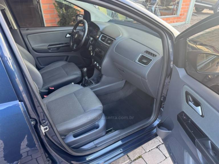 VOLKSWAGEN - FOX - 2010/2011 - Azul - R$ 33.000,00