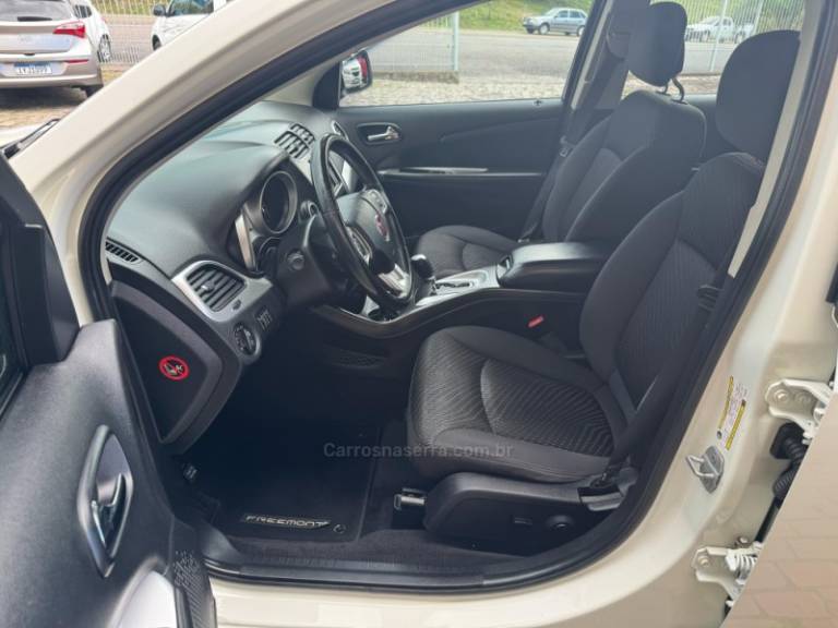 FIAT - FREEMONT - 2012/2012 - Branca - R$ 55.000,00