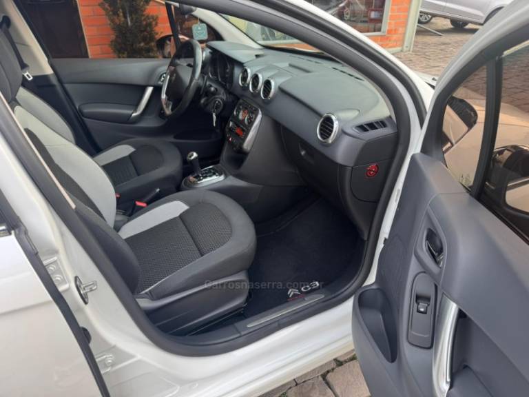 CITROËN - C3 - 2014/2015 - Branca - R$ 47.000,00