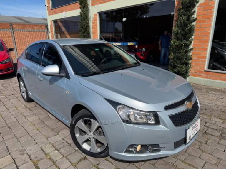 CHEVROLET - CRUZE - 2012/2013 - Prata - R$ 59.000,00