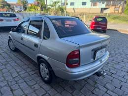 CHEVROLET - CORSA - 2000/2001 - Prata - R$ 14.000,00