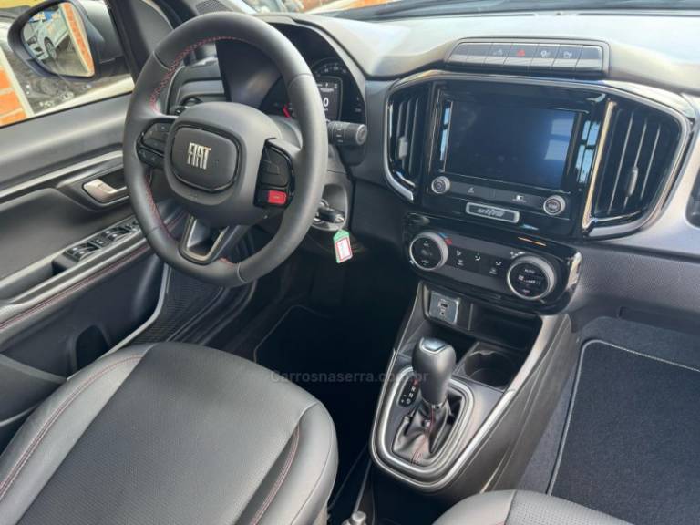 FIAT - STRADA - 2023/2024 - Branca - R$ 132.000,00