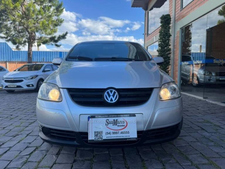 VOLKSWAGEN - FOX - 2008/2009 - Prata - R$ 26.000,00