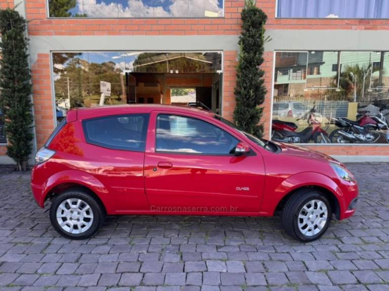 FORD - KA - 2012/2013 - Vermelha - R$ 31.000,00