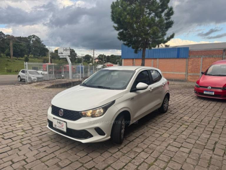 FIAT - ARGO - 2018/2019 - Branca - R$ 55.000,00