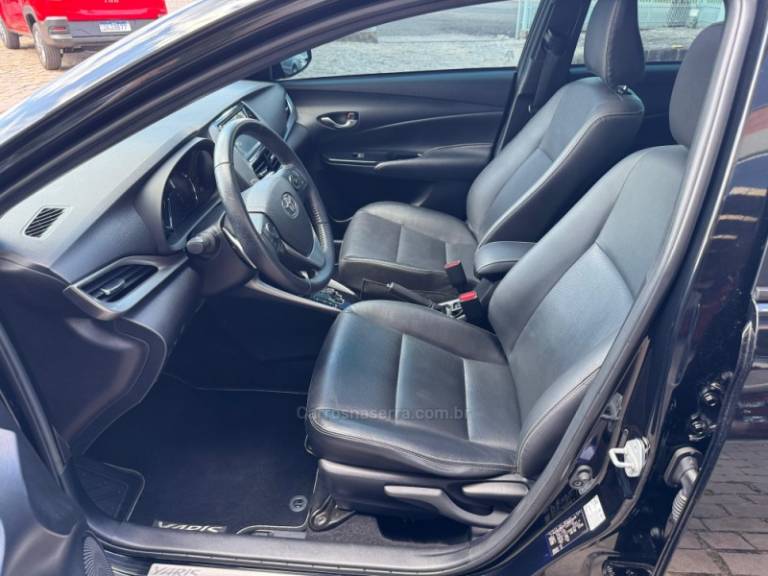 TOYOTA - YARIS - 2020/2021 - Preta - R$ 88.000,00