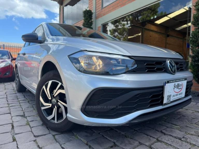 VOLKSWAGEN - POLO - 2024/2025 - Prata - R$ 79.000,00