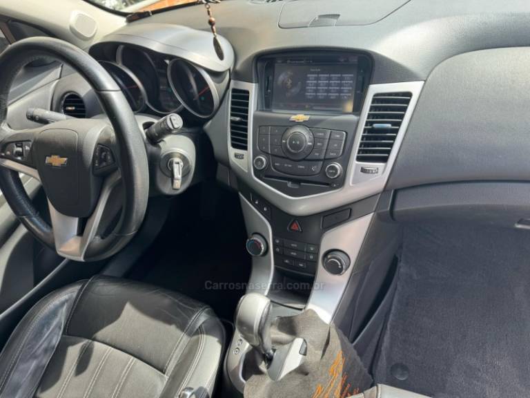 CHEVROLET - CRUZE - 2012/2013 - Prata - R$ 59.000,00