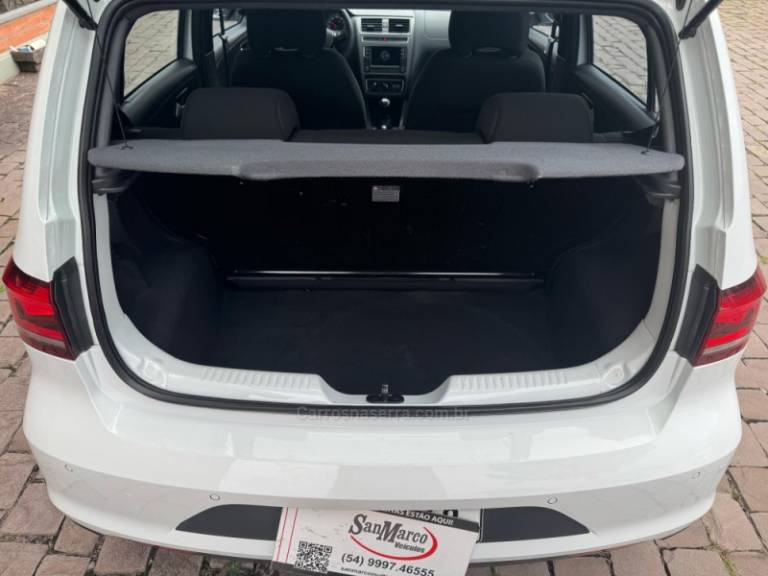 VOLKSWAGEN - FOX - 2018/2019 - Branca - R$ 65.000,00