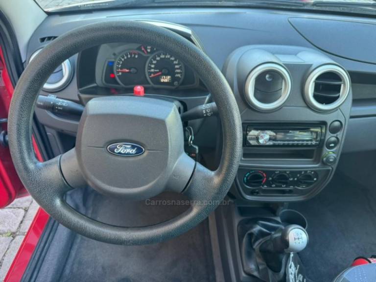 FORD - KA - 2012/2013 - Vermelha - R$ 31.000,00