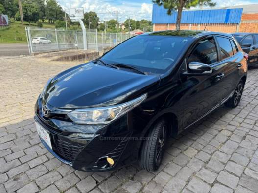 TOYOTA - YARIS - 2020/2021 - Preta - R$ 88.000,00