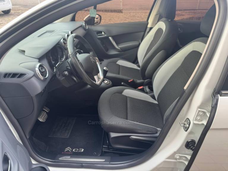 CITROËN - C3 - 2014/2015 - Branca - R$ 47.000,00