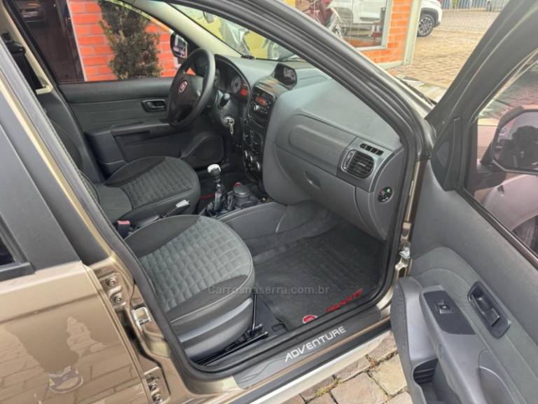 FIAT - PALIO - 2013/2014 - Cinza - R$ 47.000,00