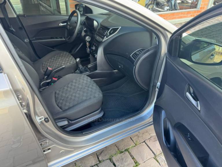 HYUNDAI - HB20 - 2018/2018 - Prata - R$ 58.000,00