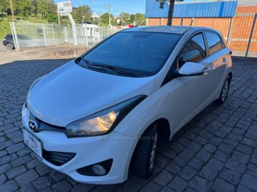 HYUNDAI - HB20 - 2013/2014 - Branca - R$ 43.000,00