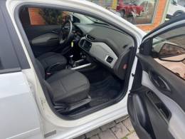 CHEVROLET - ONIX - 2017/2018 - Branca - R$ 60.000,00