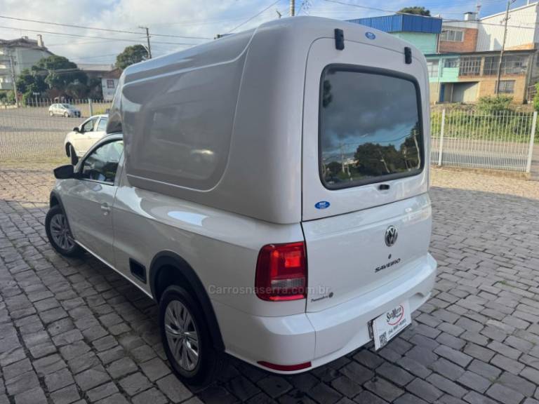 VOLKSWAGEN - SAVEIRO - 2022/2023 - Branca - R$ 85.000,00