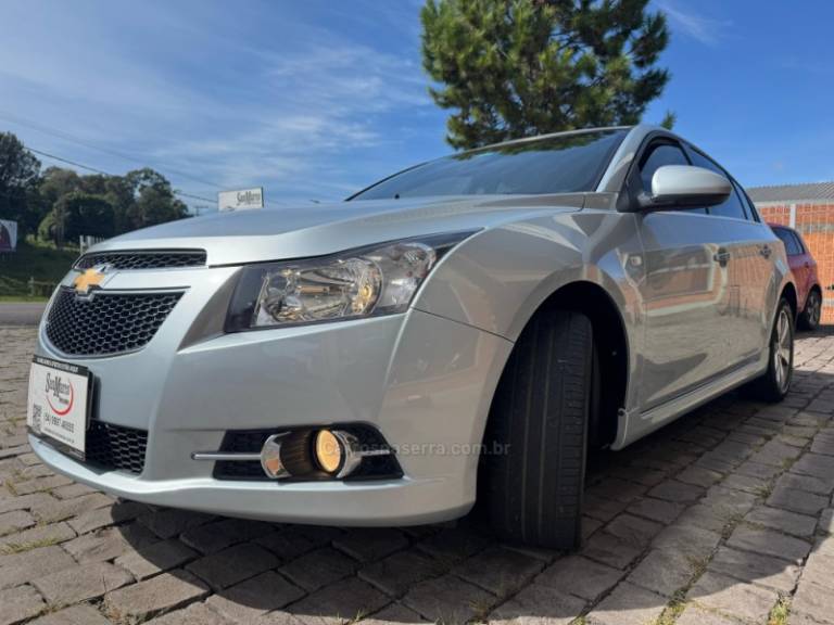 CHEVROLET - CRUZE - 2012/2013 - Prata - R$ 59.000,00