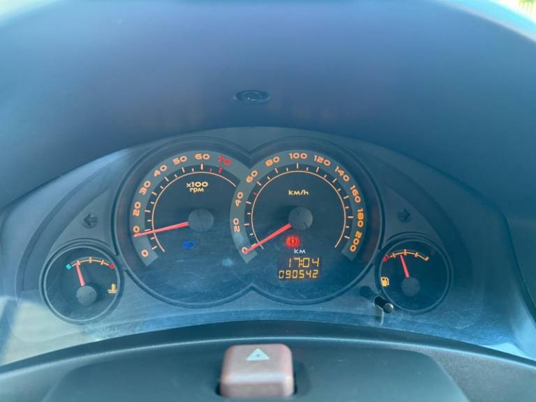 CHEVROLET - PRISMA - 2009/2010 - Vermelha - R$ 26.000,00