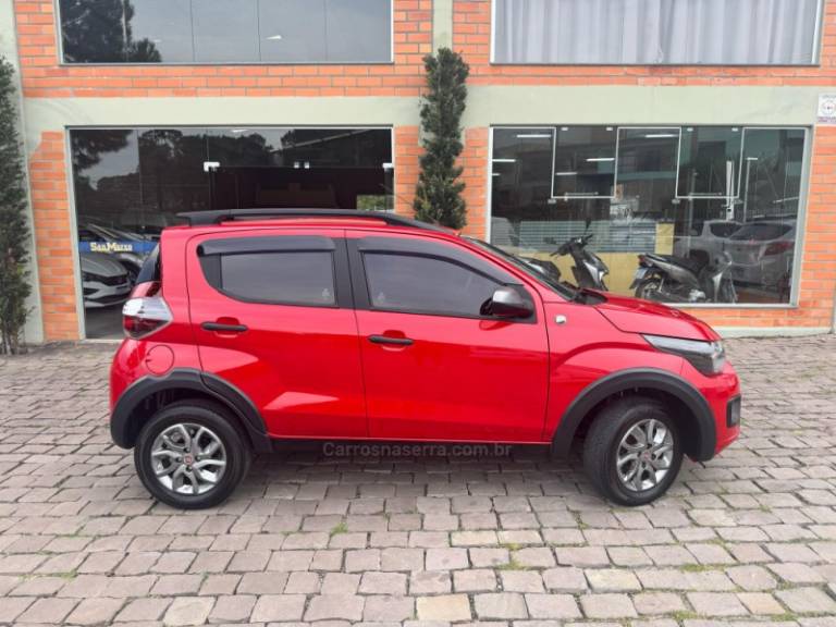 FIAT - MOBI - 2018/2019 - Vermelha - R$ 50.000,00