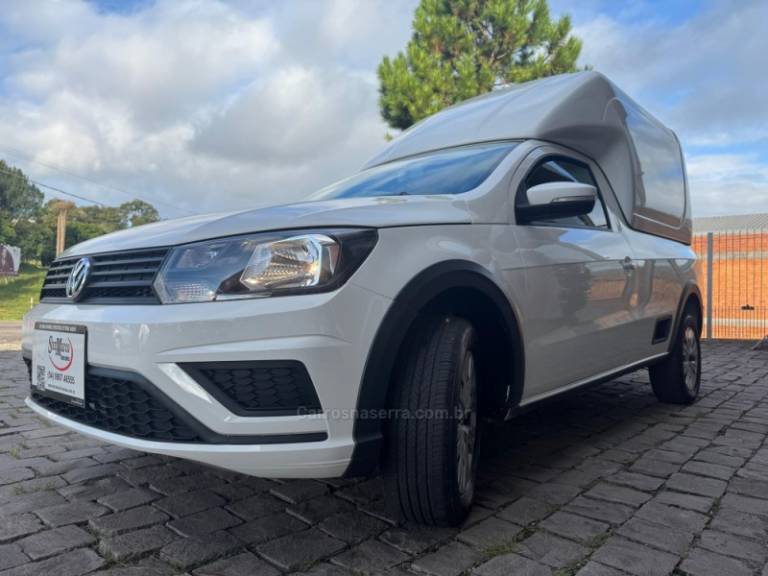 VOLKSWAGEN - SAVEIRO - 2022/2023 - Branca - R$ 85.000,00