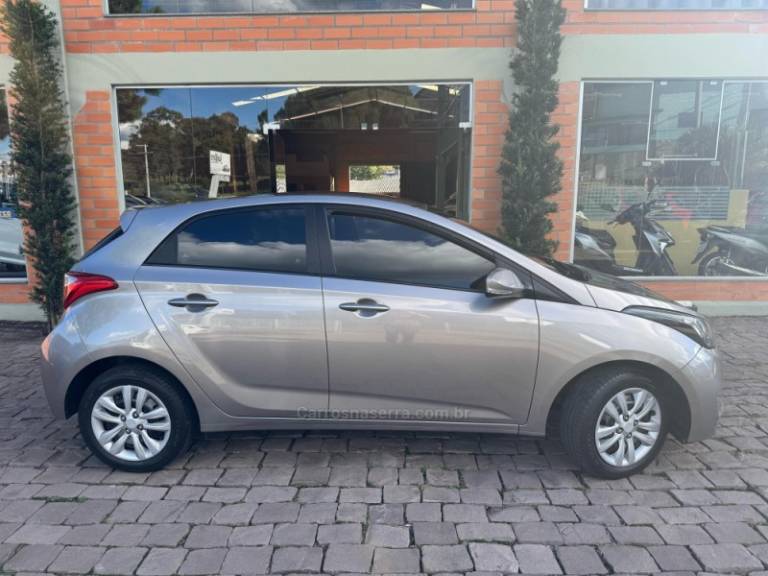 HYUNDAI - HB20 - 2018/2018 - Prata - R$ 58.000,00