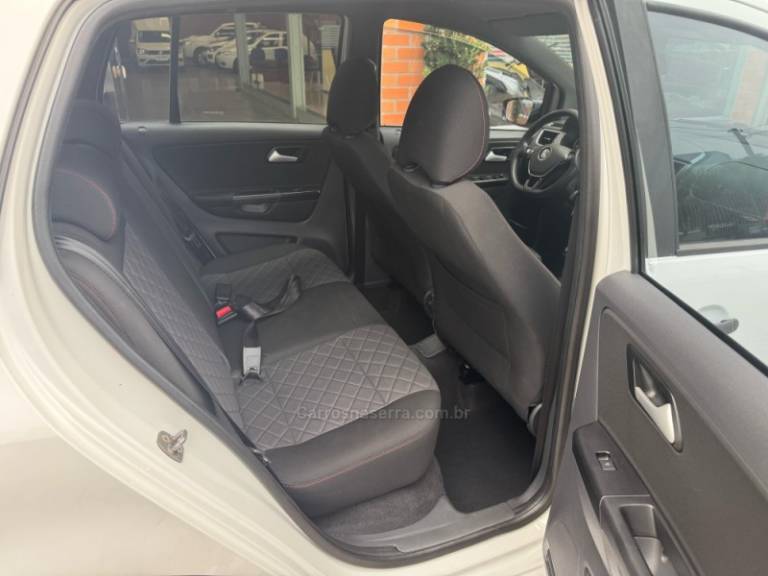 VOLKSWAGEN - FOX - 2018/2019 - Branca - R$ 65.000,00