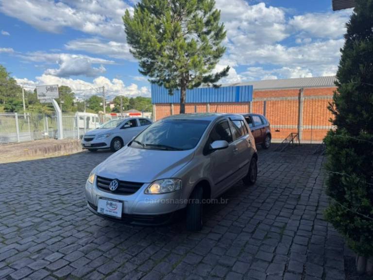 VOLKSWAGEN - FOX - 2008/2009 - Prata - R$ 26.000,00