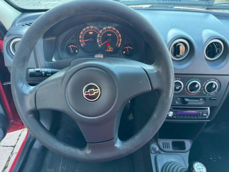 CHEVROLET - PRISMA - 2009/2010 - Vermelha - R$ 26.000,00