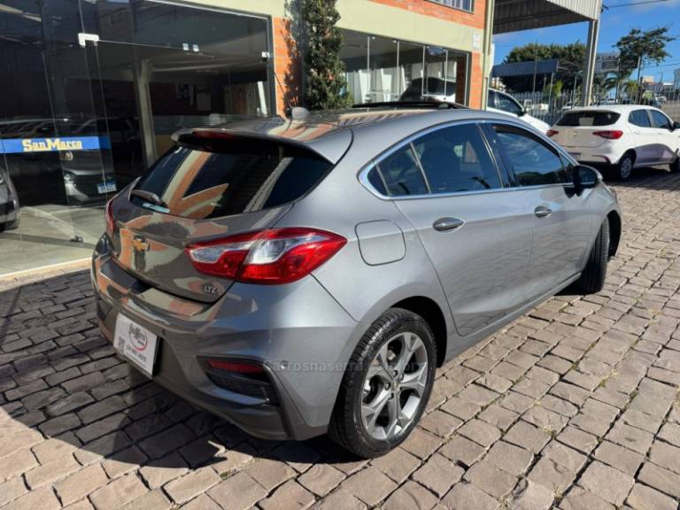 CHEVROLET - CRUZE - 2017/2018 - Cinza - R$ 92.000,00
