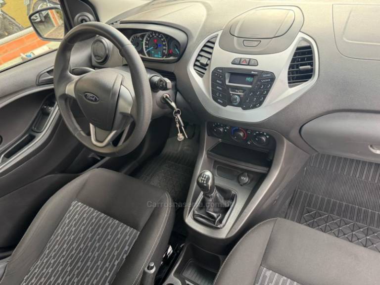 FORD - KA - 2017/2018 - Prata - R$ 50.000,00