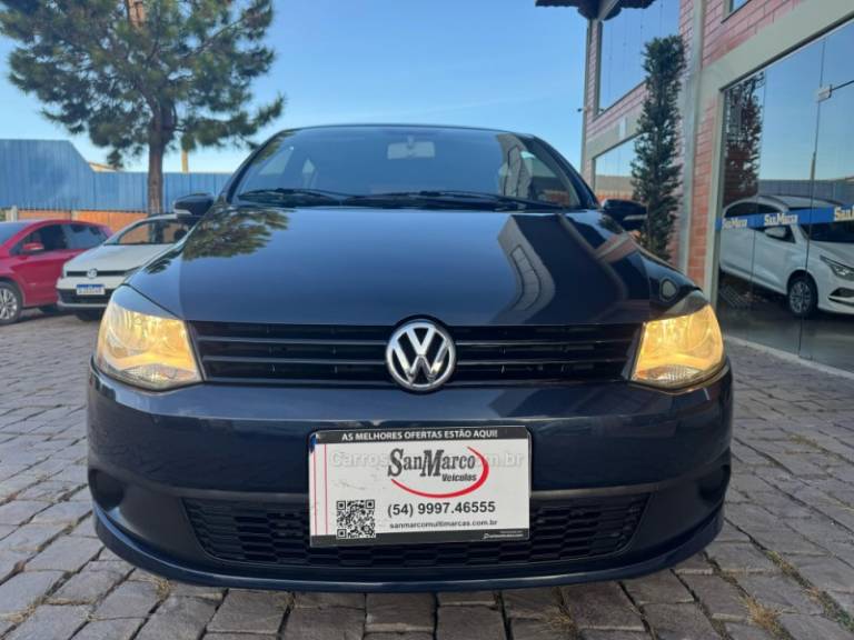VOLKSWAGEN - FOX - 2010/2011 - Azul - R$ 33.000,00