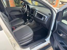 FIAT - STRADA - 2023/2024 - Branca - R$ 132.000,00