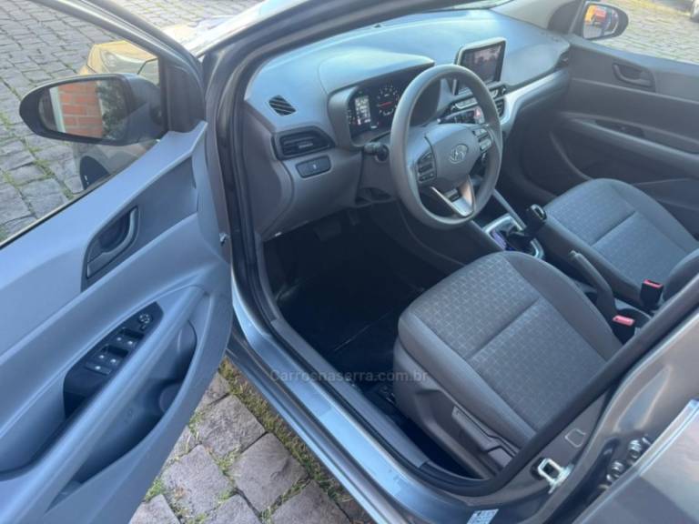 HYUNDAI - HB20S - 2023/2024 - Cinza - R$ 85.000,00