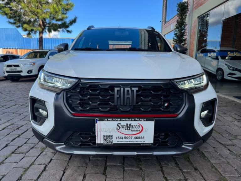 FIAT - STRADA - 2023/2024 - Branca - R$ 132.000,00