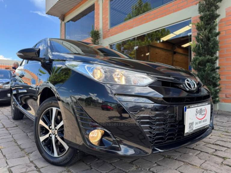 TOYOTA - YARIS - 2020/2021 - Preta - R$ 88.000,00