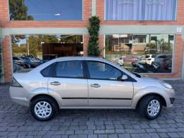 FORD - FIESTA - 2013/2014 - Prata - R$ 38.000,00