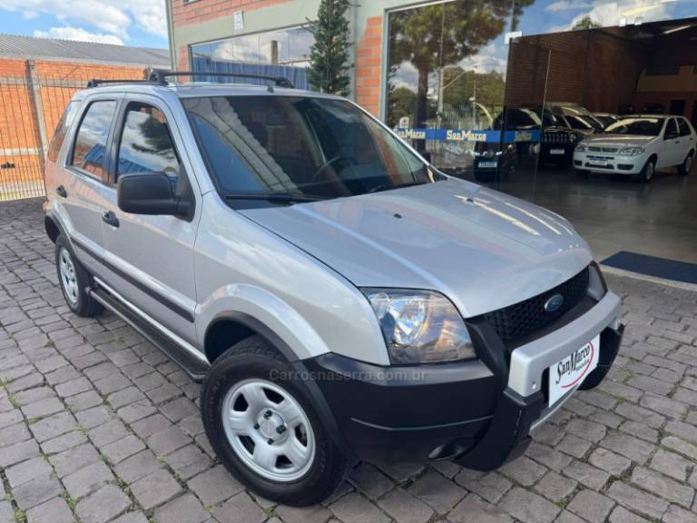 FORD - ECOSPORT - 2005/2006 - Prata - R$ 29.500,00
