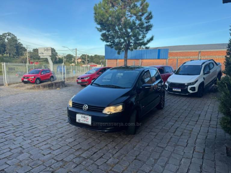 VOLKSWAGEN - FOX - 2010/2011 - Azul - R$ 33.000,00