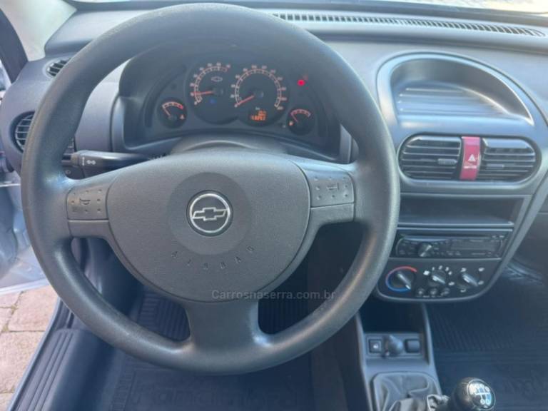 CHEVROLET - CORSA - 2012/2012 - Prata - R$ 35.000,00