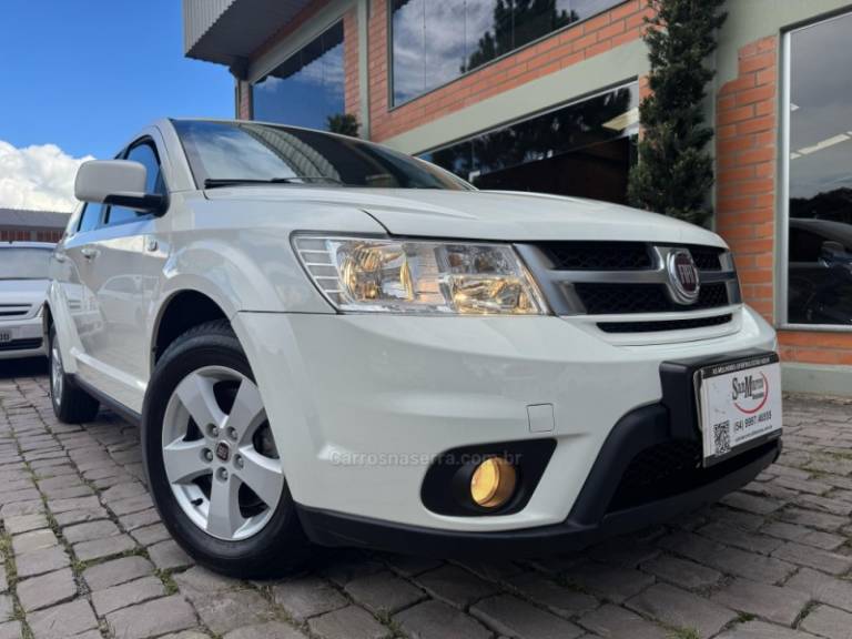 FIAT - FREEMONT - 2012/2012 - Branca - R$ 55.000,00