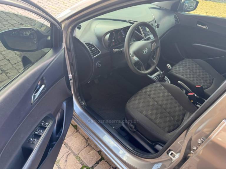HYUNDAI - HB20 - 2018/2018 - Prata - R$ 58.000,00