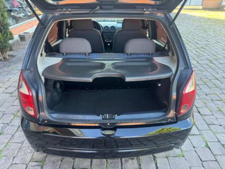 CHEVROLET - CELTA - 2009/2010 - Preta - R$ 27.000,00