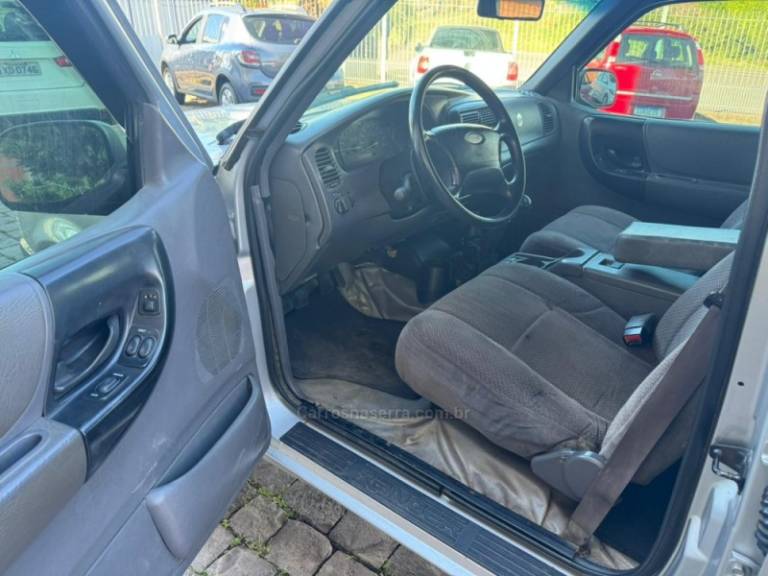 FORD - RANGER - 2002/2003 - Prata - R$ 59.000,00